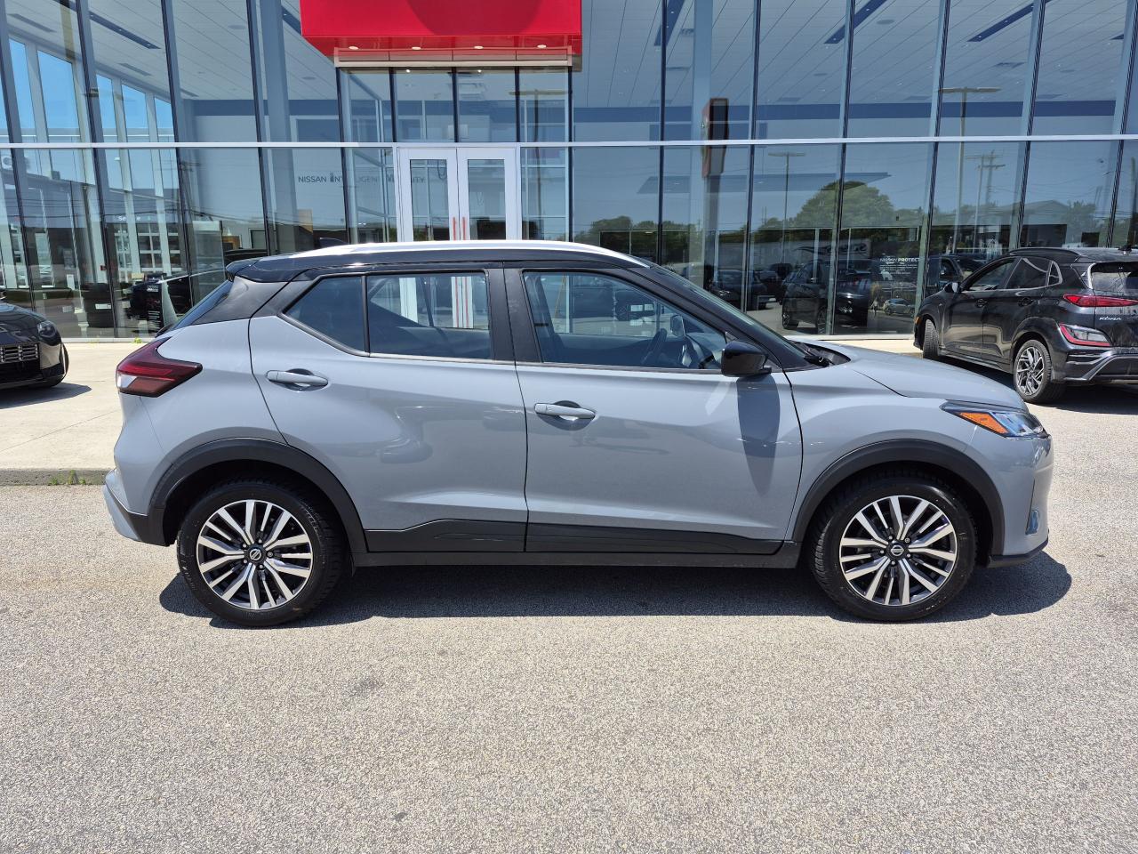 2021 Nissan Kicks SV Photo21