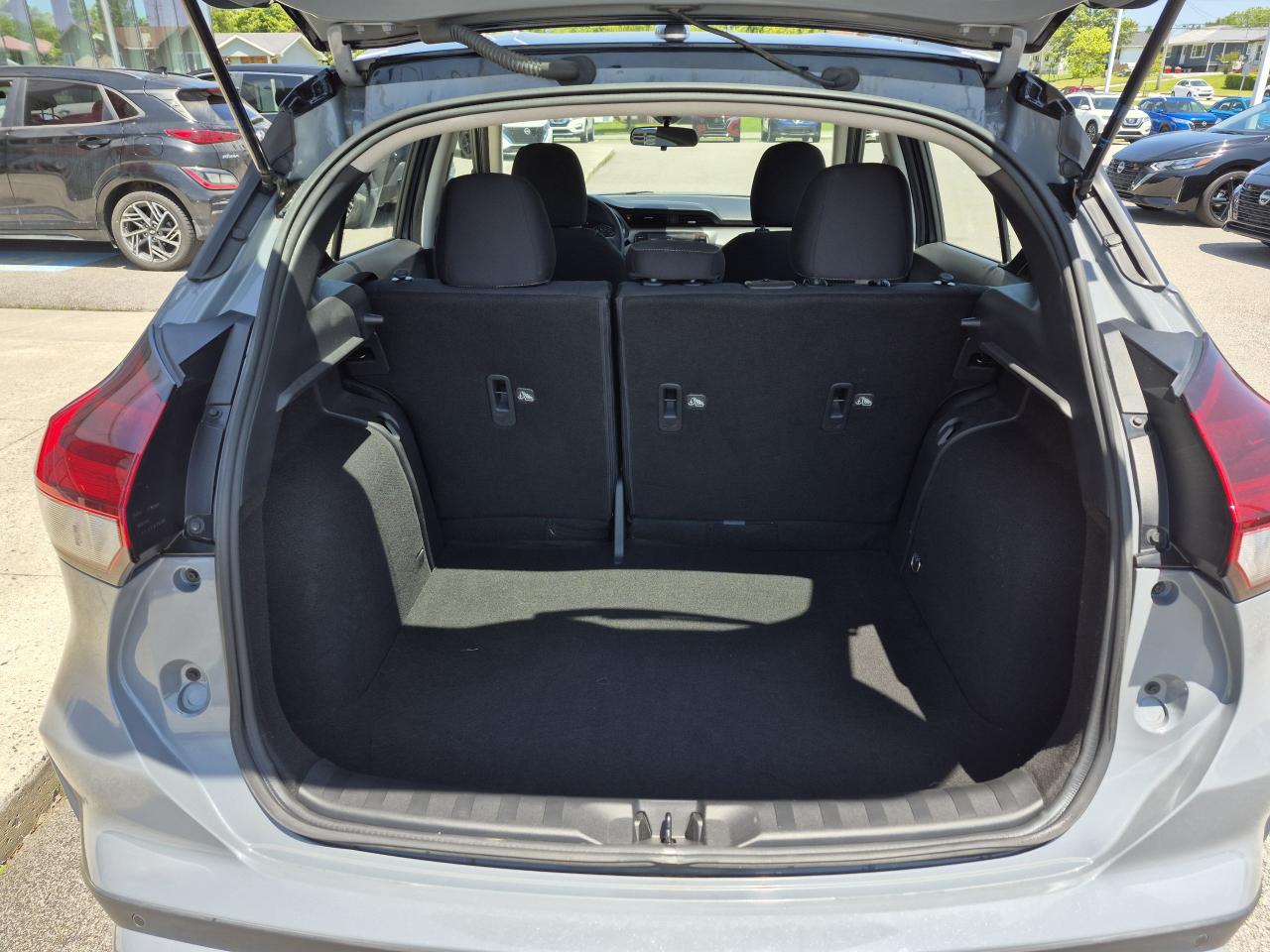 2021 Nissan Kicks SV Photo30