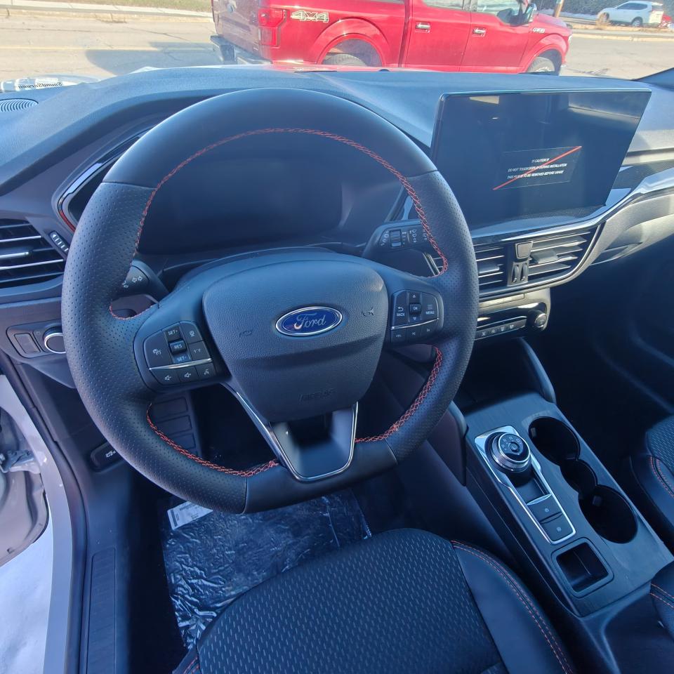 2025 Ford Escape ST-Line AWD Photo