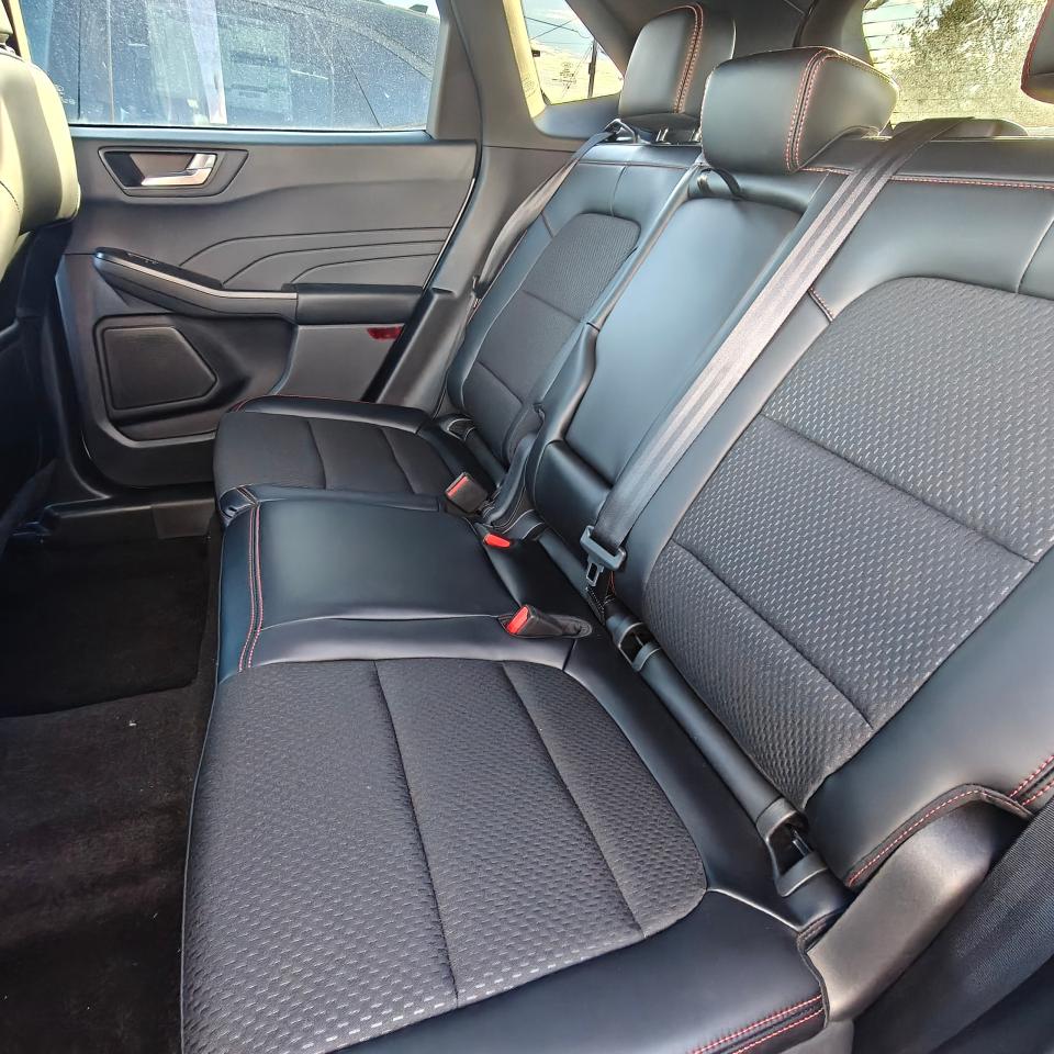 2025 Ford Escape ST-Line AWD Photo