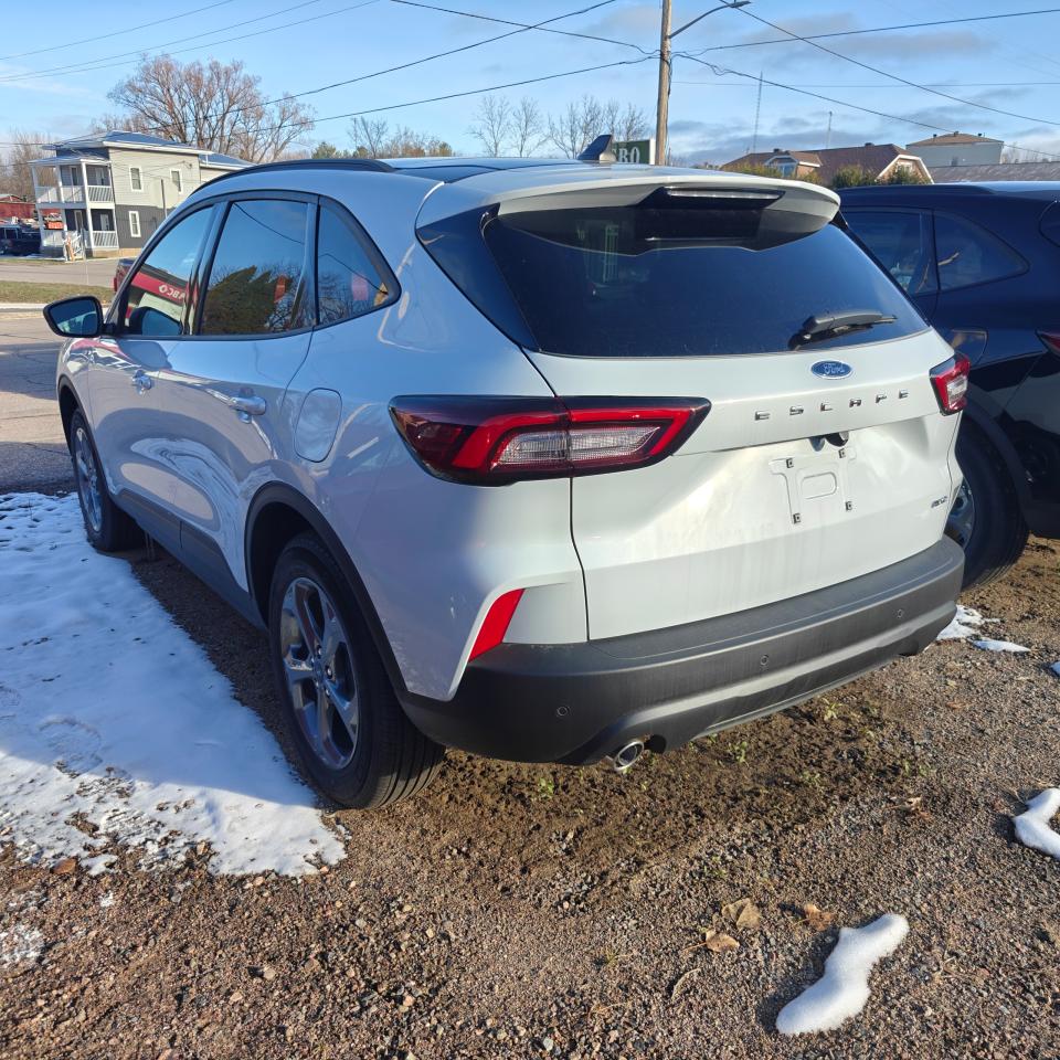 2025 Ford Escape ST-Line AWD Photo