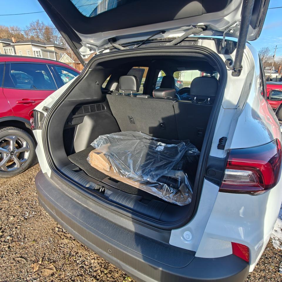 2025 Ford Escape ST-Line AWD Photo