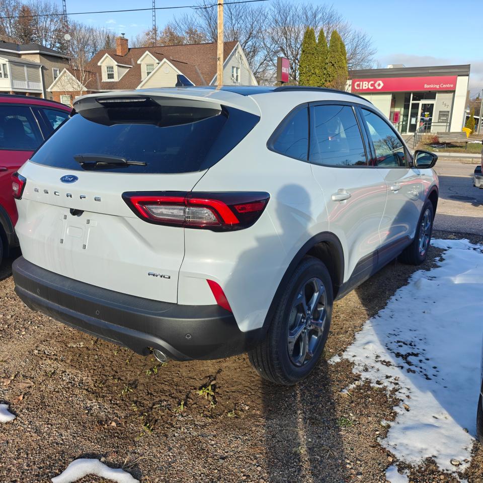 2025 Ford Escape ST-Line AWD Photo