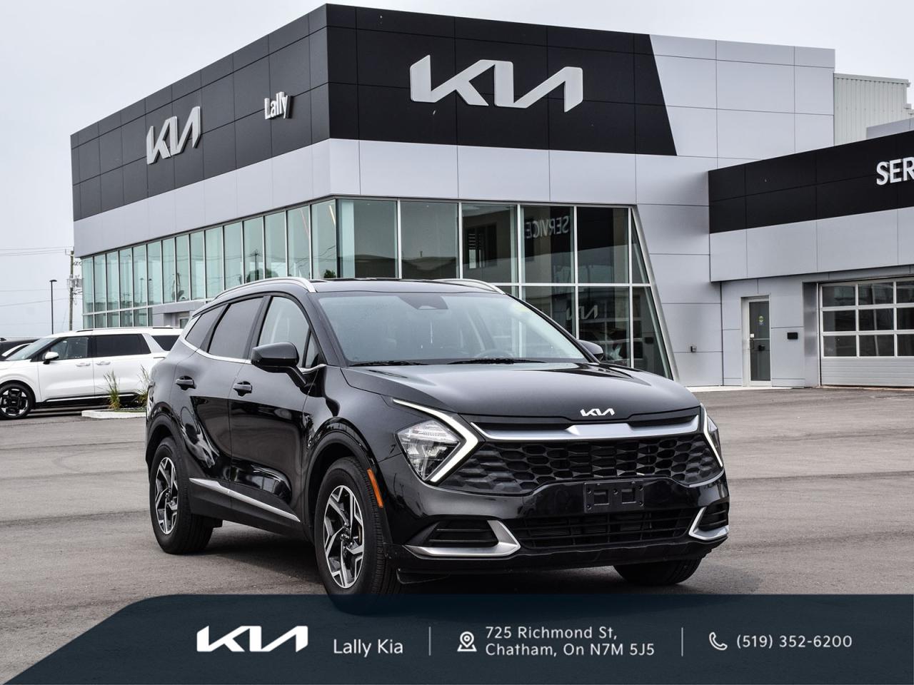 Used 2024 Kia Sportage LX | Clean CarFax | Local Trade | Heated Cloth Sea for sale in Chatham, ON