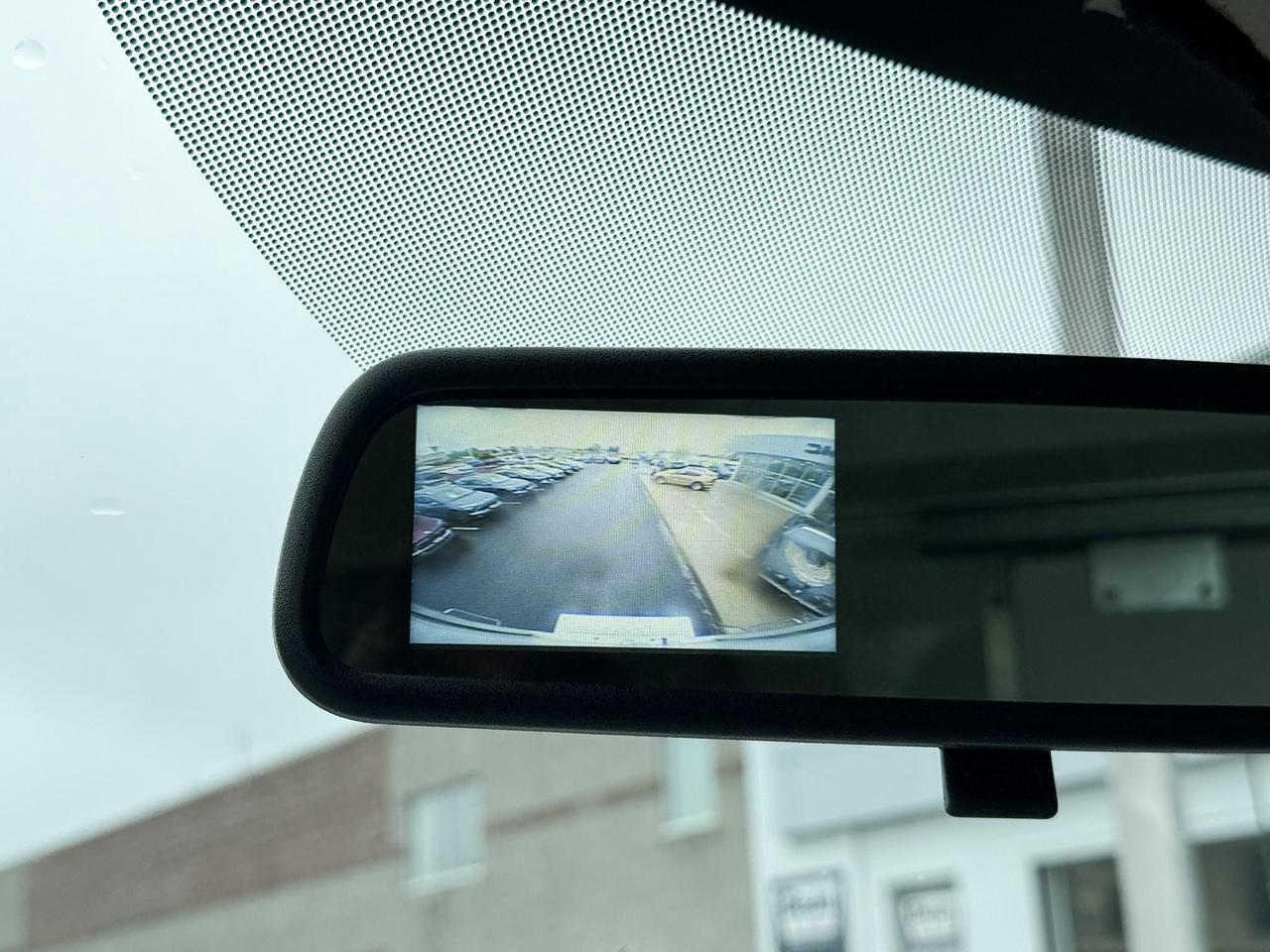 2025 GMC Savana Cutaway Work Van 4.3L V8 WITH REMOTE ENTRY, CRUISE CONTROL, A/C, REAR VISION CAMERA, AM/FM STEREO Photo