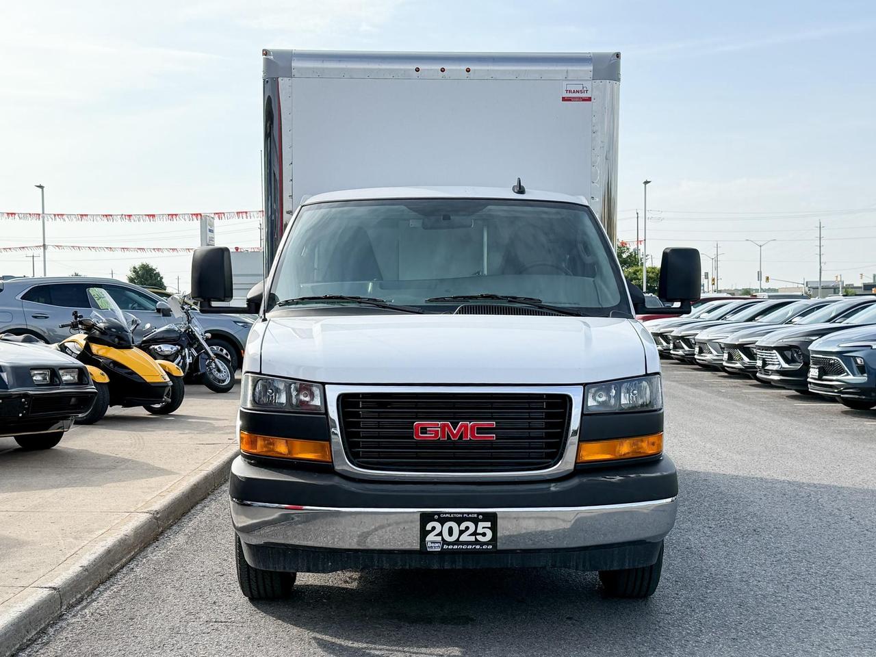 2025 GMC Savana Cutaway Work Van 4.3L V8 WITH REMOTE ENTRY, CRUISE CONTROL, A/C, REAR VISION CAMERA, AM/FM STEREO Photo