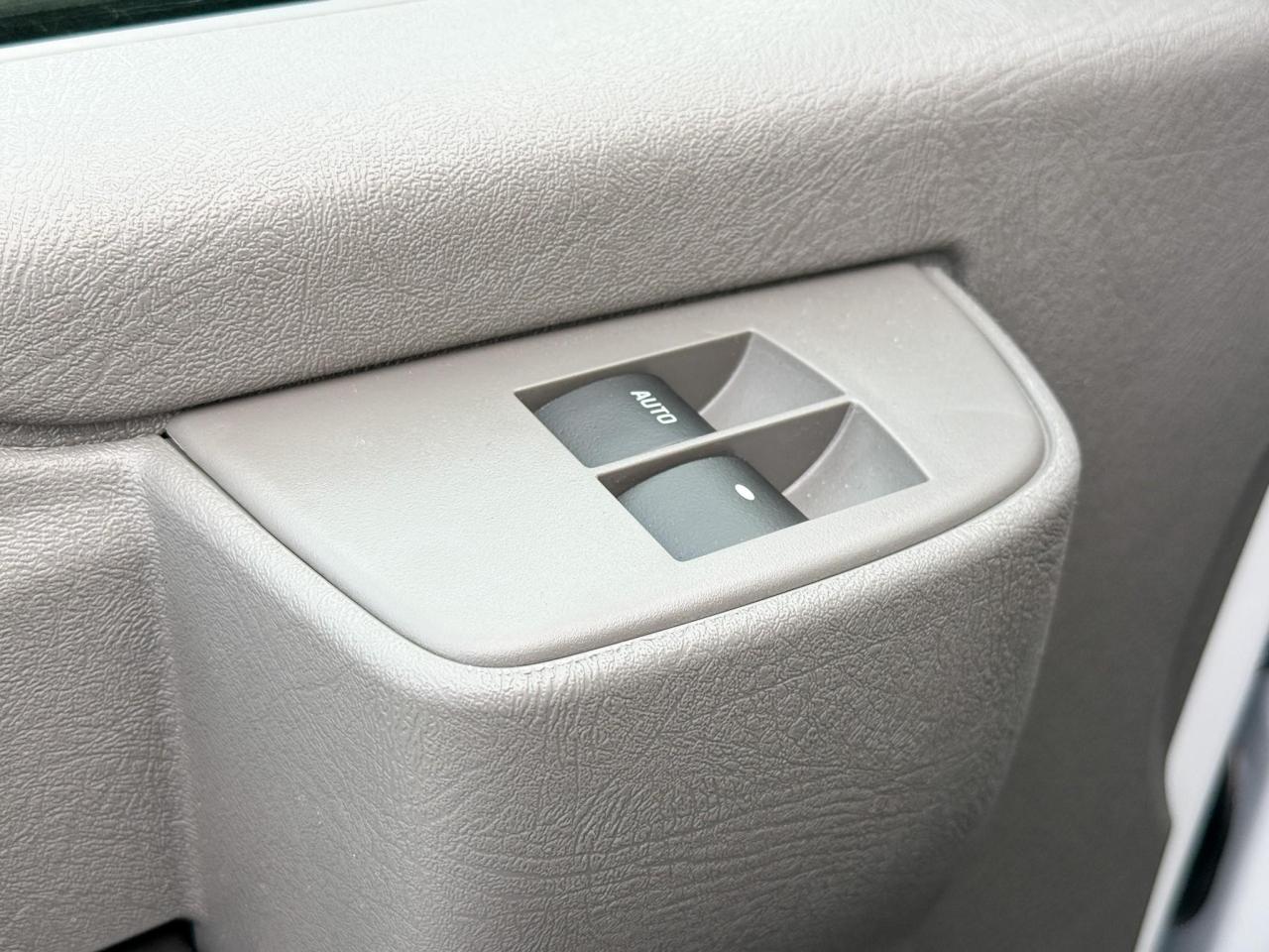 2025 GMC Savana Cutaway Work Van 4.3L V8 WITH REMOTE ENTRY, CRUISE CONTROL, A/C, REAR VISION CAMERA, AM/FM STEREO Photo