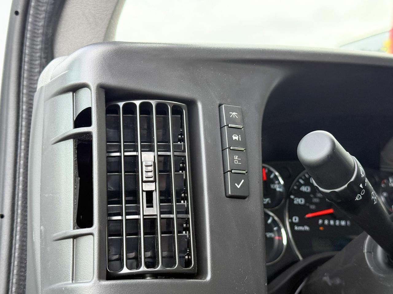 2025 GMC Savana Cutaway Work Van 4.3L V8 WITH REMOTE ENTRY, CRUISE CONTROL, A/C, REAR VISION CAMERA, AM/FM STEREO Photo