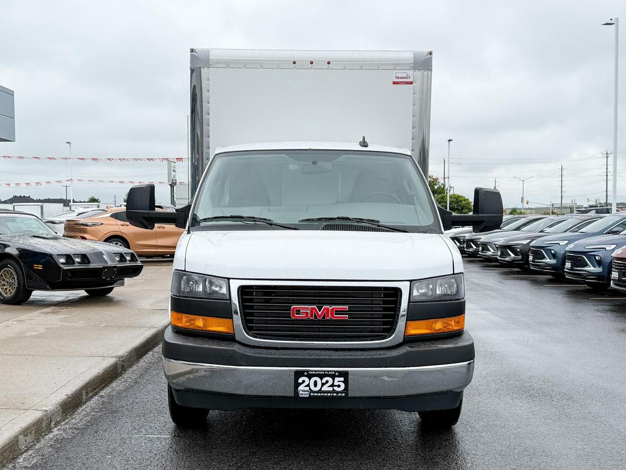 2025 GMC Savana Cutaway Work Van 4.3L V8 WITH REMOTE ENTRY, CRUISE CONTROL, A/C, REAR VISION CAMERA, AM/FM STEREO Photo