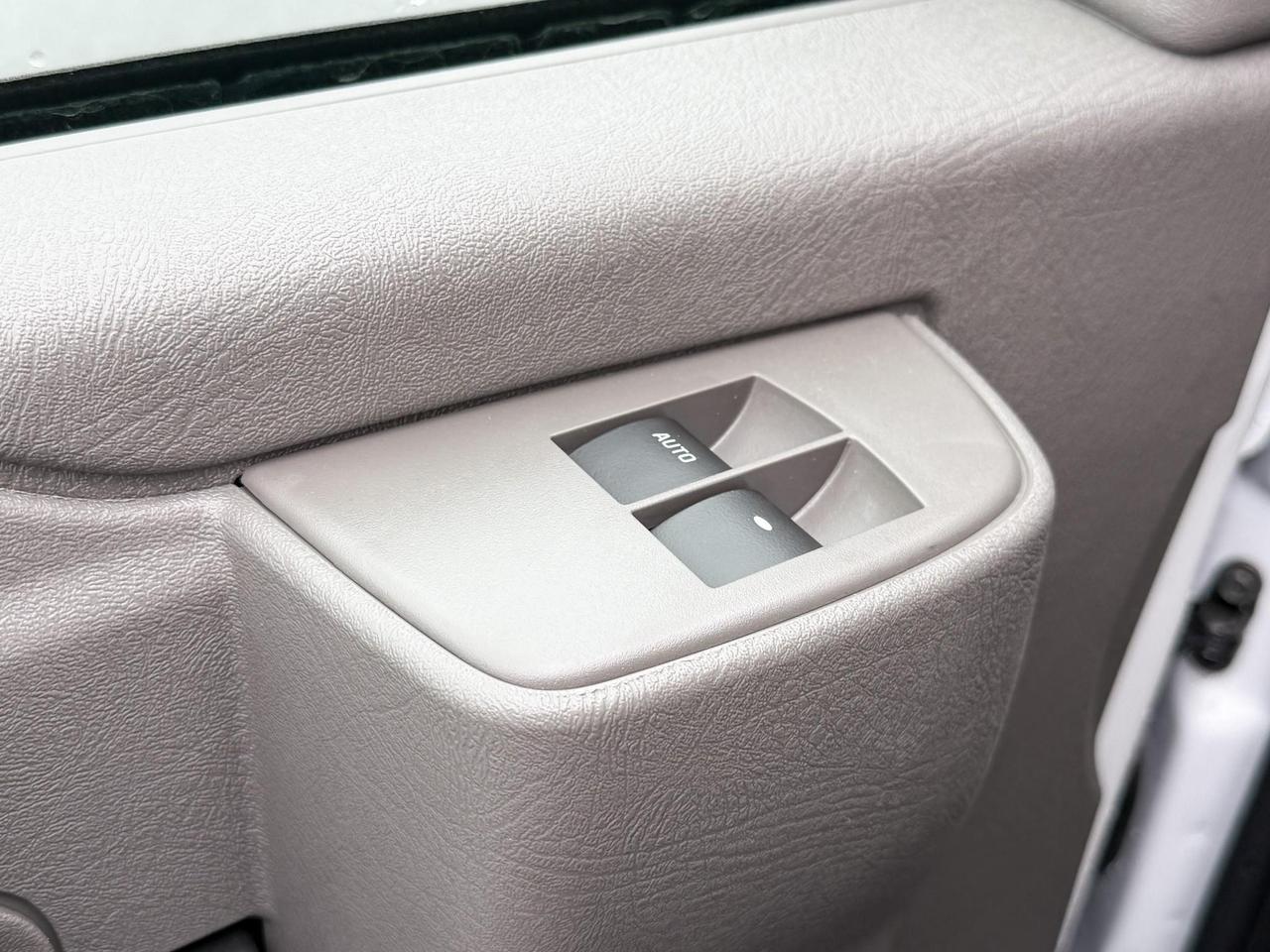 2025 GMC Savana Cutaway Work Van 4.3L V8 WITH REMOTE ENTRY, CRUISE CONTROL, A/C, REAR VISION CAMERA, AM/FM STEREO Photo