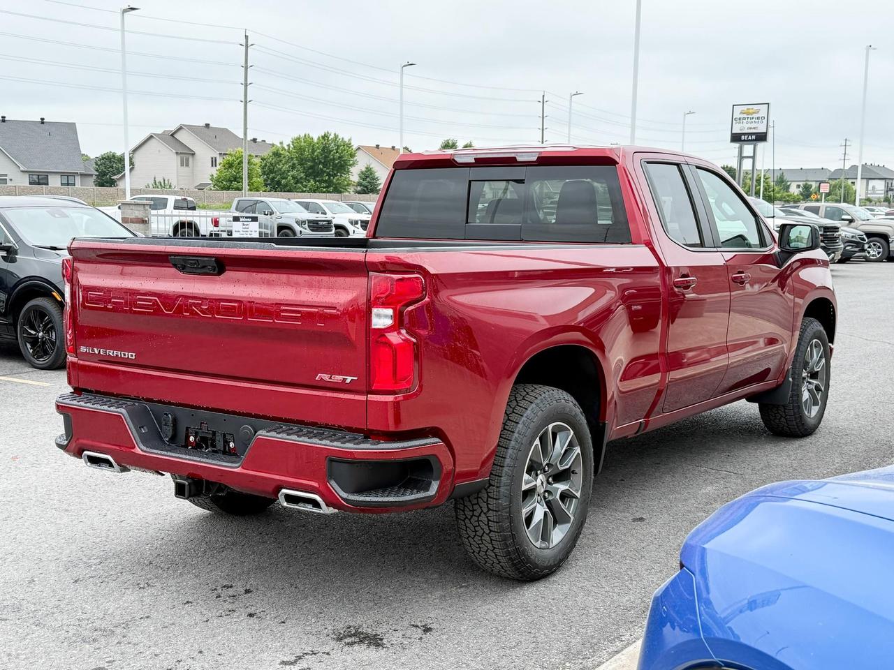 2025 Chevrolet Silverado 1500 RST 5.3L V8 WITH REMOTE START/ENTRY, HEATED FRONT SEATS, HEATED STEERING WHEEL, HD REAR VISION, APPLE CARPLAY AND ANDROID AUTO Photo
