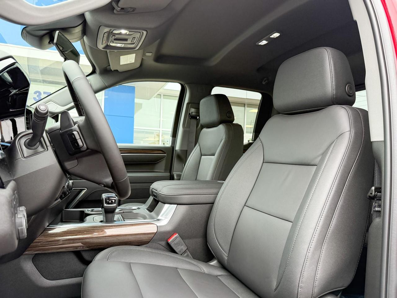 2025 Chevrolet Silverado 1500 RST 5.3L V8 WITH REMOTE START/ENTRY, HEATED FRONT SEATS, HEATED STEERING WHEEL, HD REAR VISION, APPLE CARPLAY AND ANDROID AUTO Photo