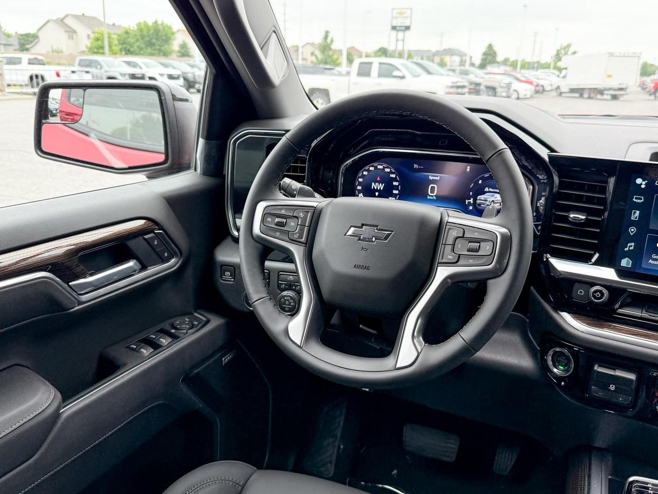 2025 Chevrolet Silverado 1500 RST 5.3L V8 WITH REMOTE START/ENTRY, HEATED FRONT SEATS, HEATED STEERING WHEEL, HD REAR VISION, APPLE CARPLAY AND ANDROID AUTO Photo