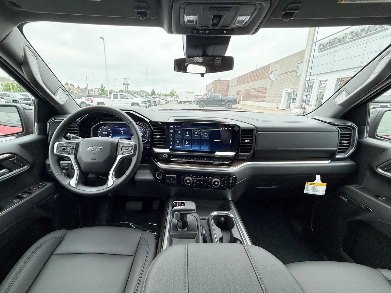 2025 Chevrolet Silverado 1500 RST 5.3L V8 WITH REMOTE START/ENTRY, HEATED FRONT SEATS, HEATED STEERING WHEEL, HD REAR VISION, APPLE CARPLAY AND ANDROID AUTO Photo