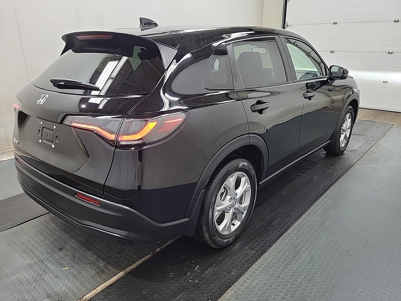 2025 Honda HR-V LX Photo5