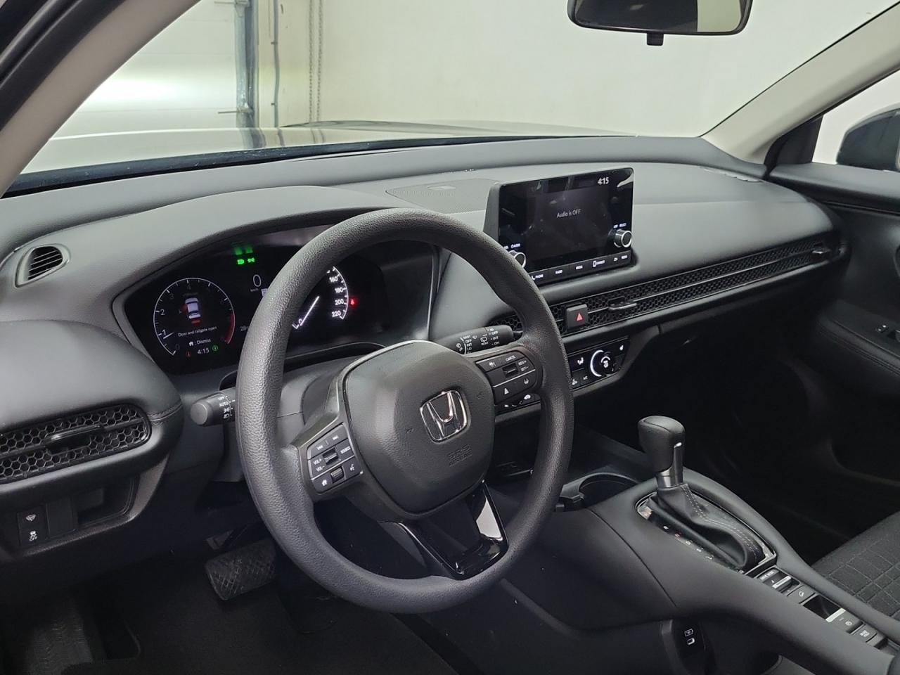 2025 Honda HR-V LX Photo4