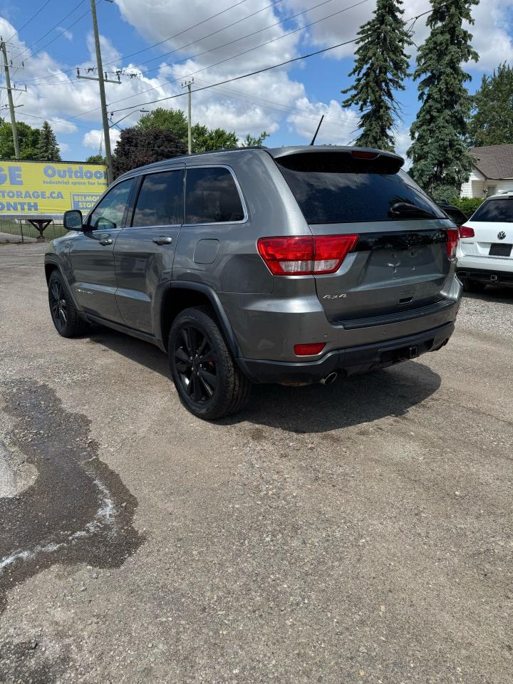 2012 Jeep Grand Cherokee Altitude - Photo #3