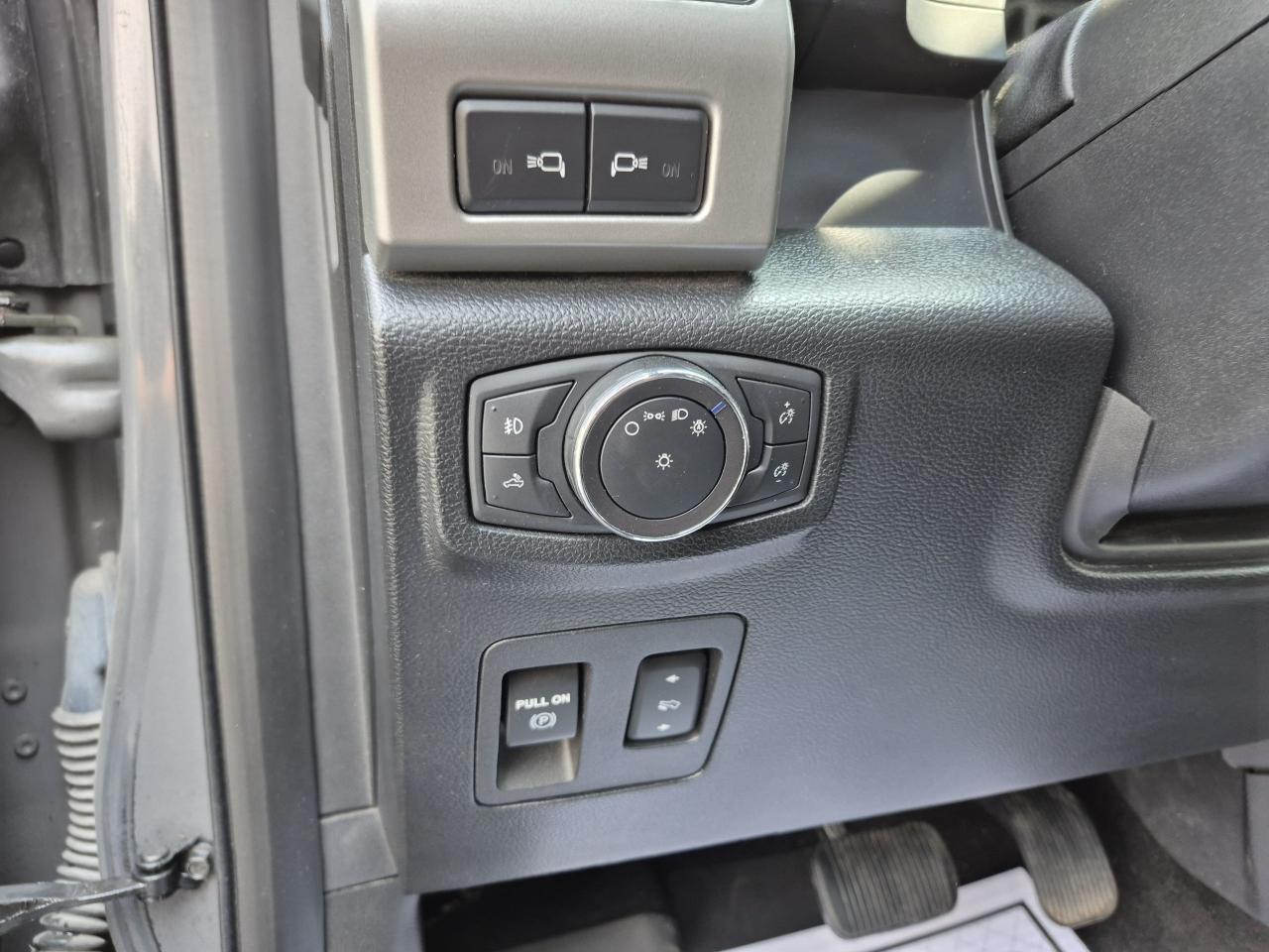 2018 Ford F-150 LARIAT FX4 SuperCrew 5.5' Box *DIESEL Photo13