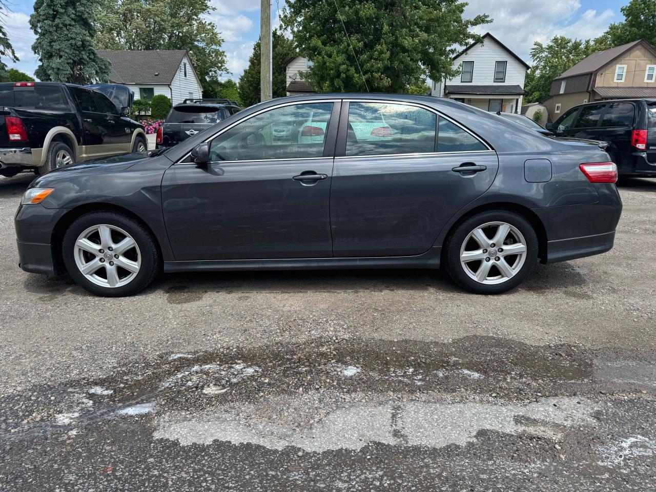 2007 Toyota Camry SE - Photo #2