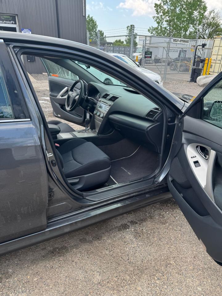 2007 Toyota Camry SE - Photo #11