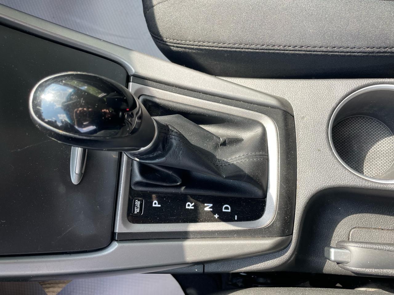 2015 Hyundai Elantra GLS - Photo #16