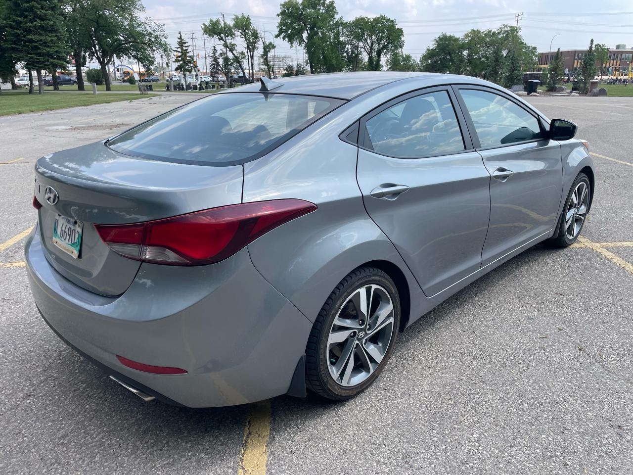 2015 Hyundai Elantra GLS - Photo #5