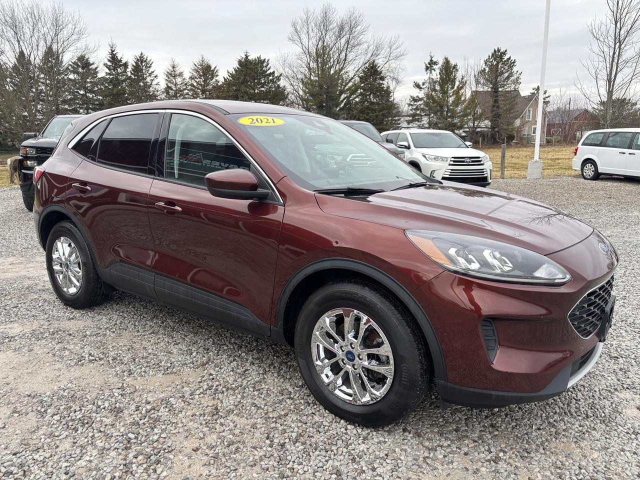 2021 Ford Escape Hybrid SE Hybrid ~LOW KM~CLEARANCE PRICED~ Photo