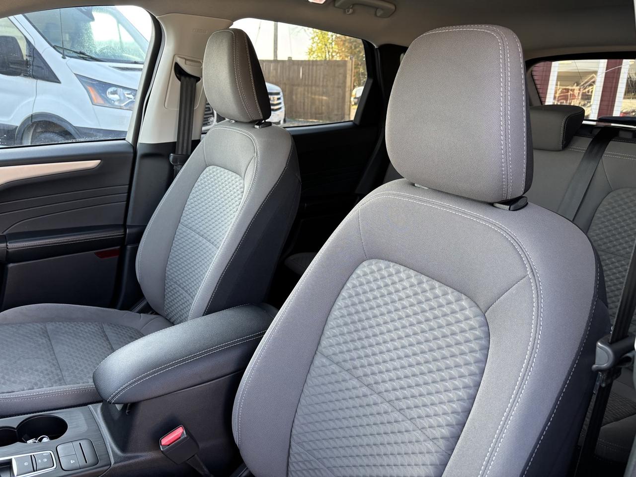 2021 Ford Escape Hybrid SE Hybrid ~LOW KM~CLEARANCE PRICED~ Photo