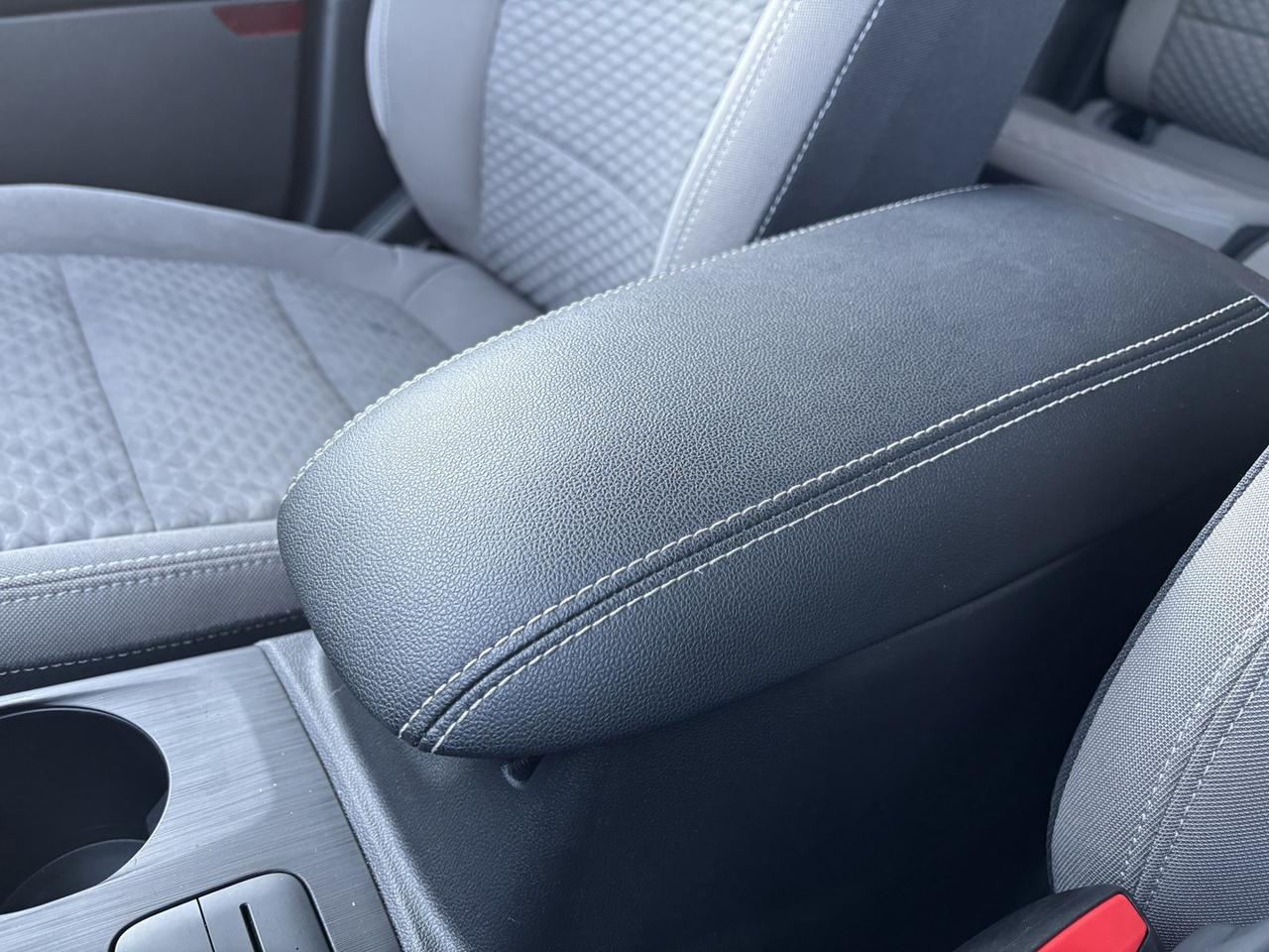 2021 Ford Escape Hybrid SE Hybrid ~LOW KM~CLEARANCE PRICED~ Photo