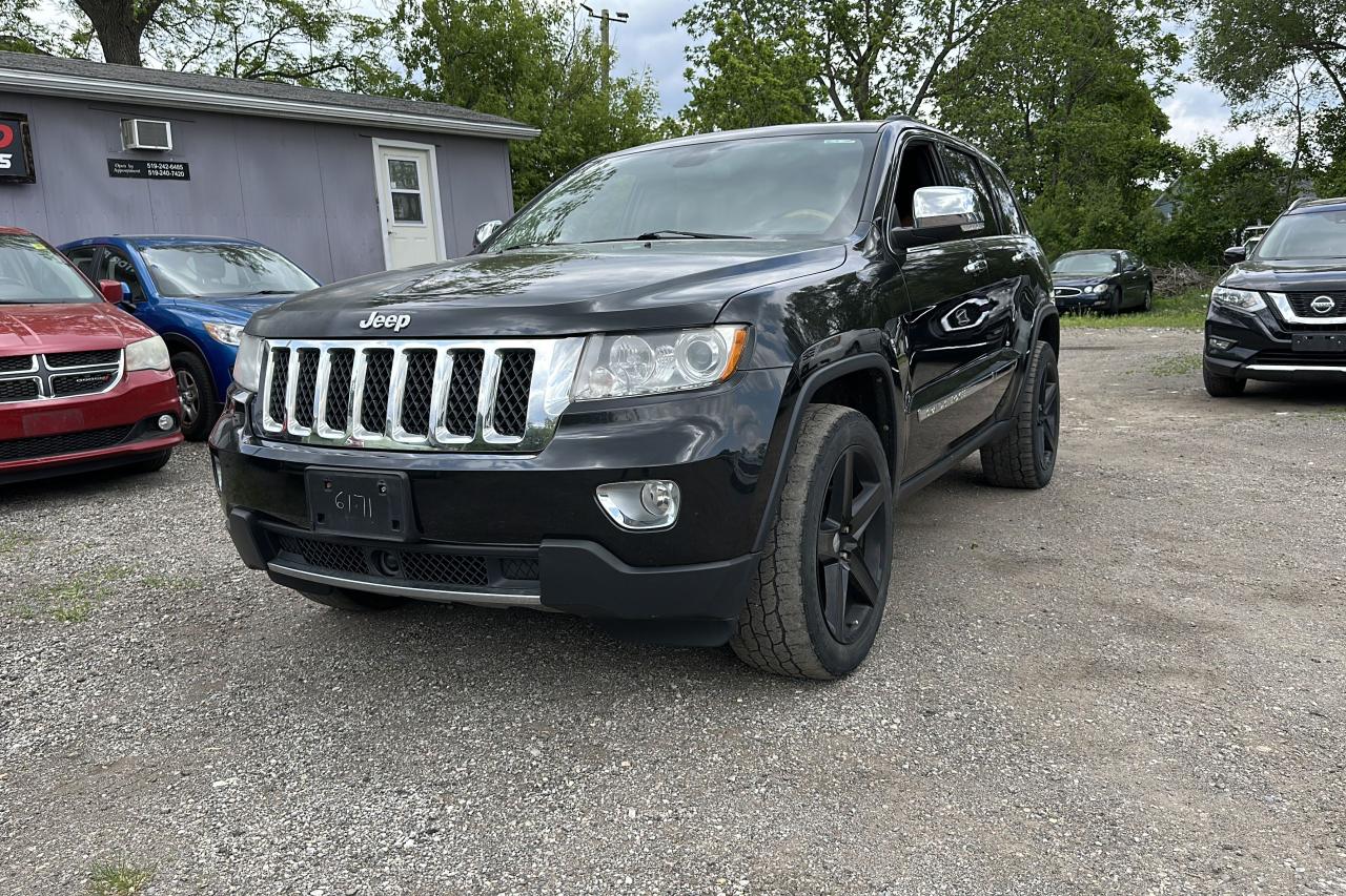 2013 Jeep Grand Cherokee Overland - Photo #2