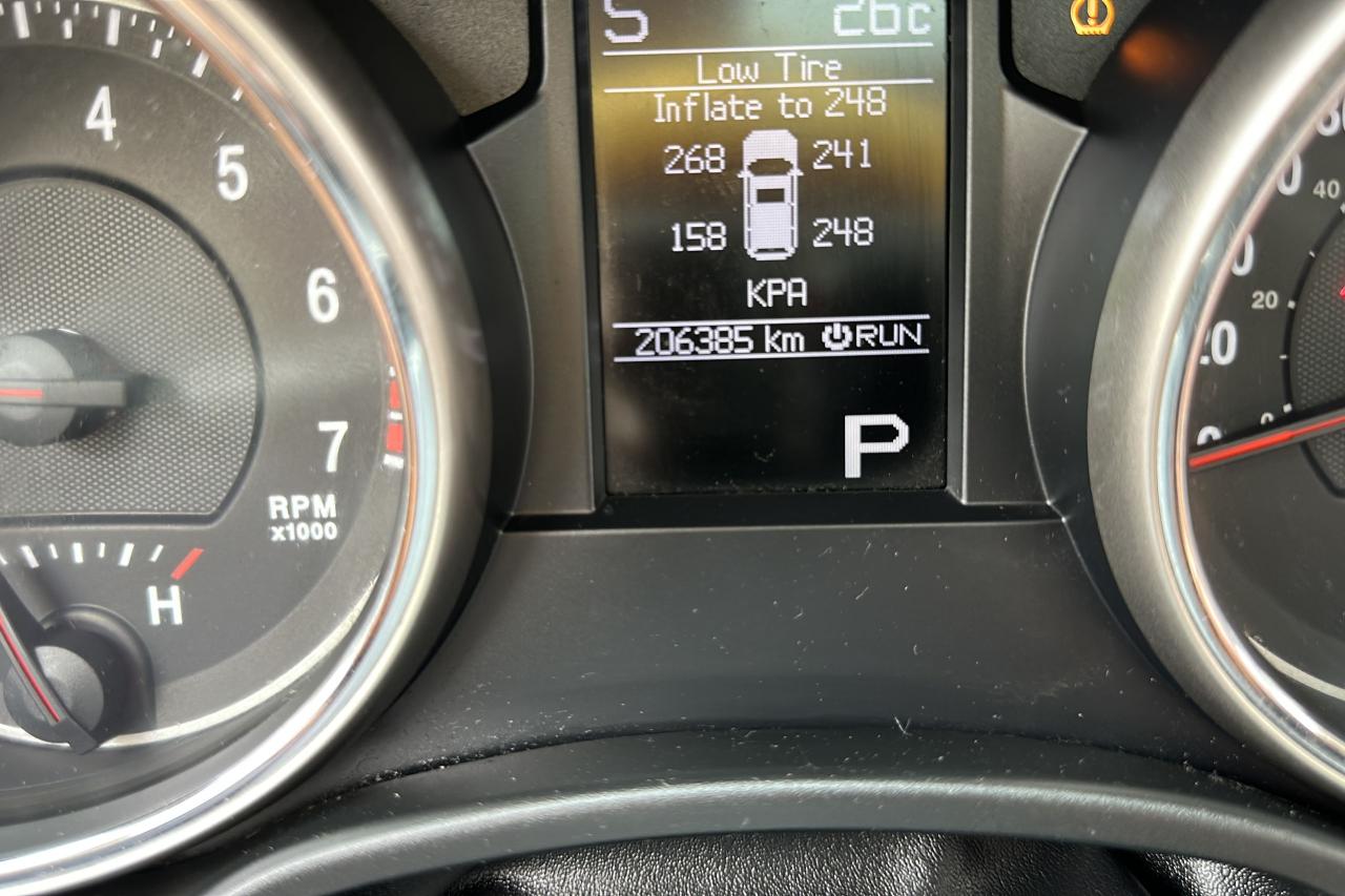 2013 Jeep Grand Cherokee Overland - Photo #18