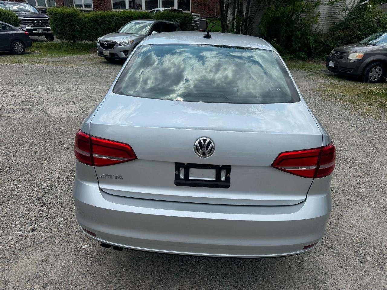 2015 Volkswagen Jetta TRENDLINE+ - Photo #4