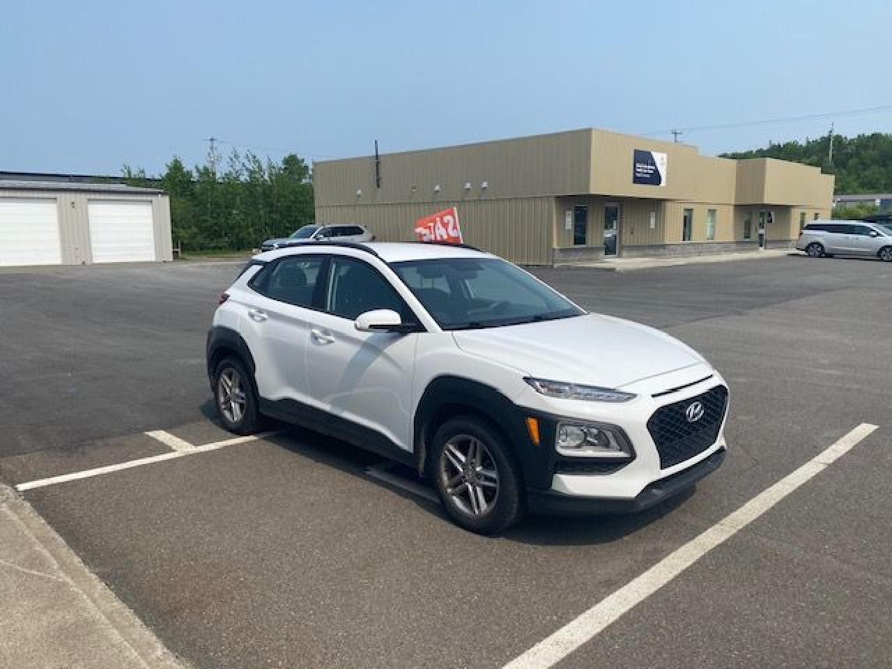 2021 Hyundai KONA 2.0L Essential AWD - Photo #2