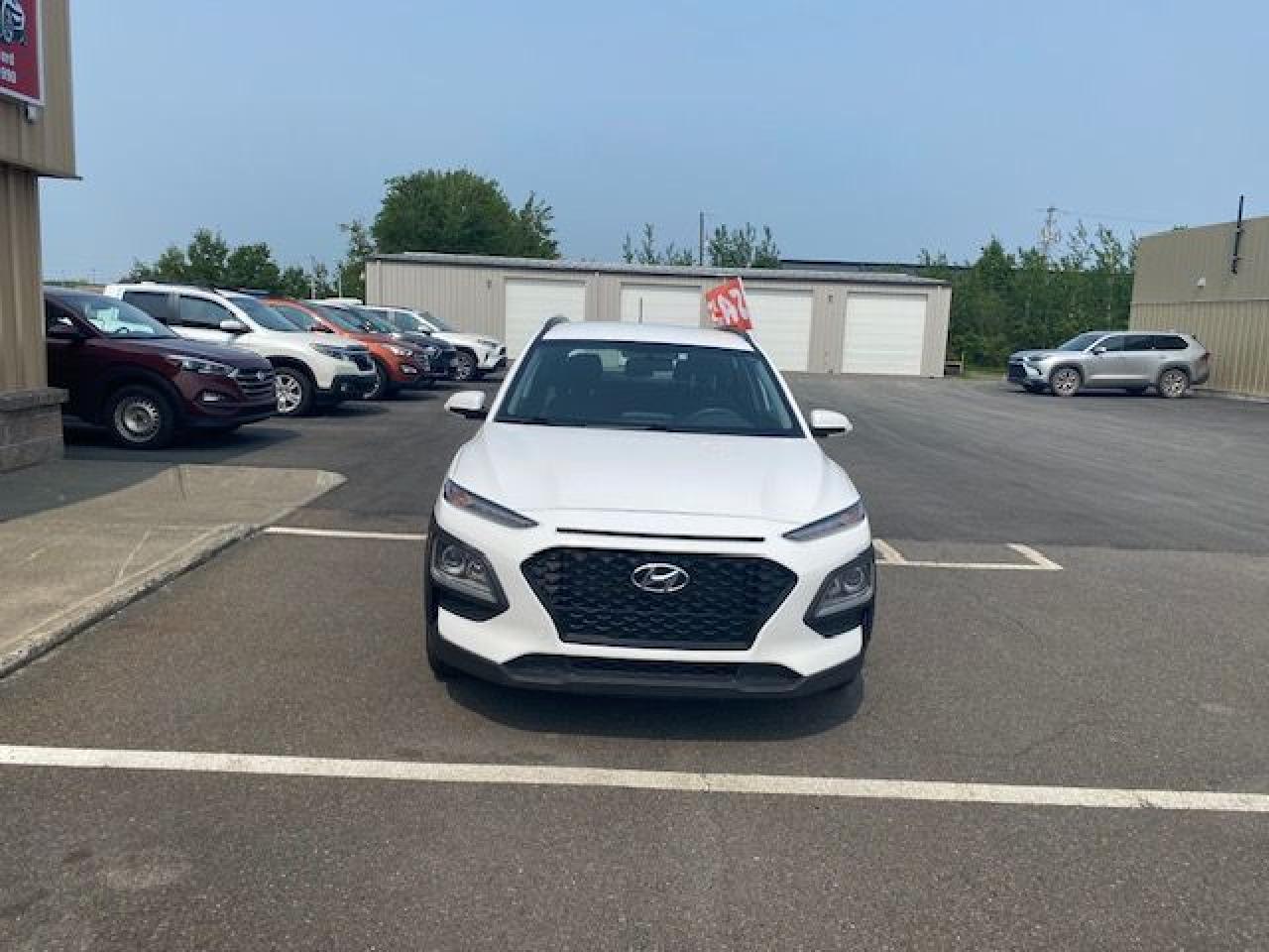 2021 Hyundai KONA 2.0L Essential AWD - Photo #3