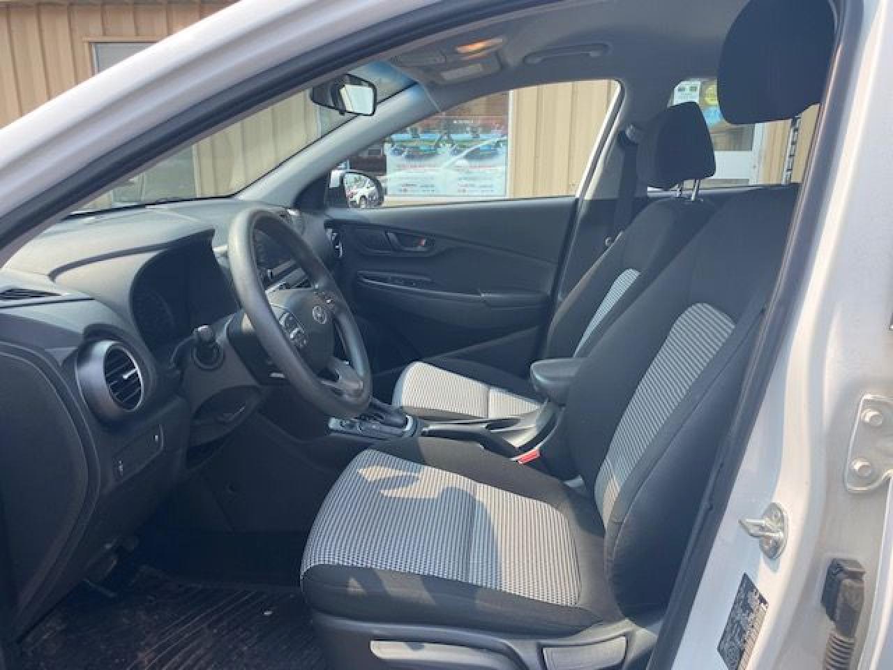 2021 Hyundai KONA 2.0L Essential AWD - Photo #7