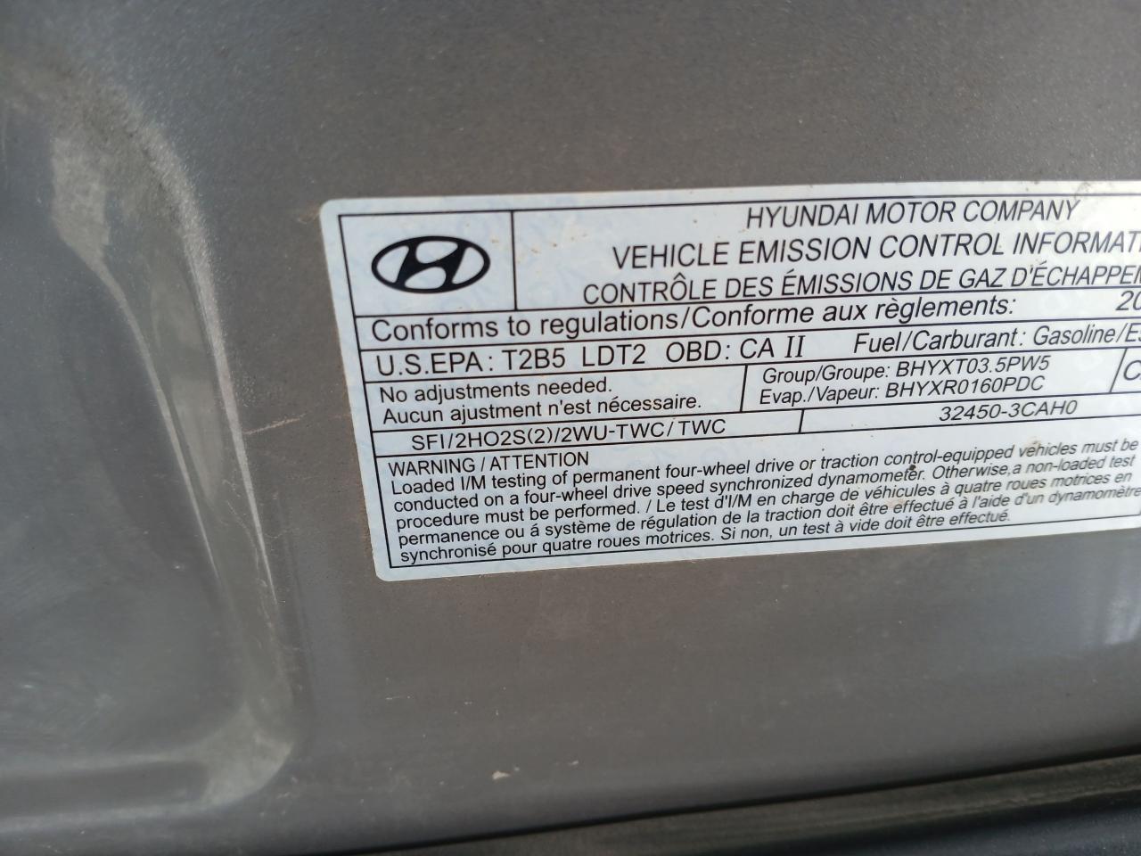 2011 Hyundai Santa Fe GL - Photo #16