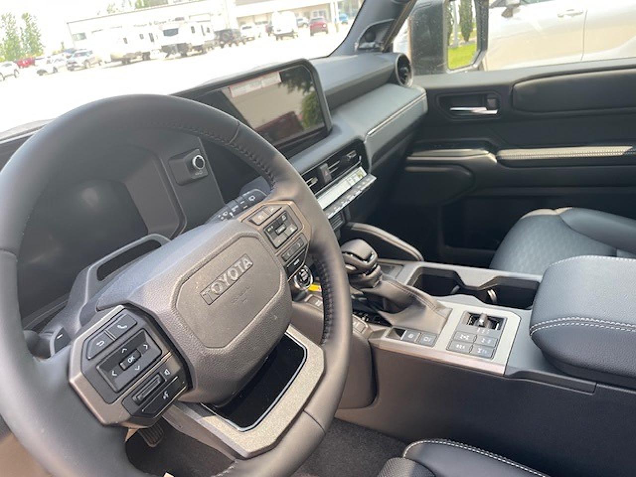 2025 Toyota Land Cruiser Premium Photo4