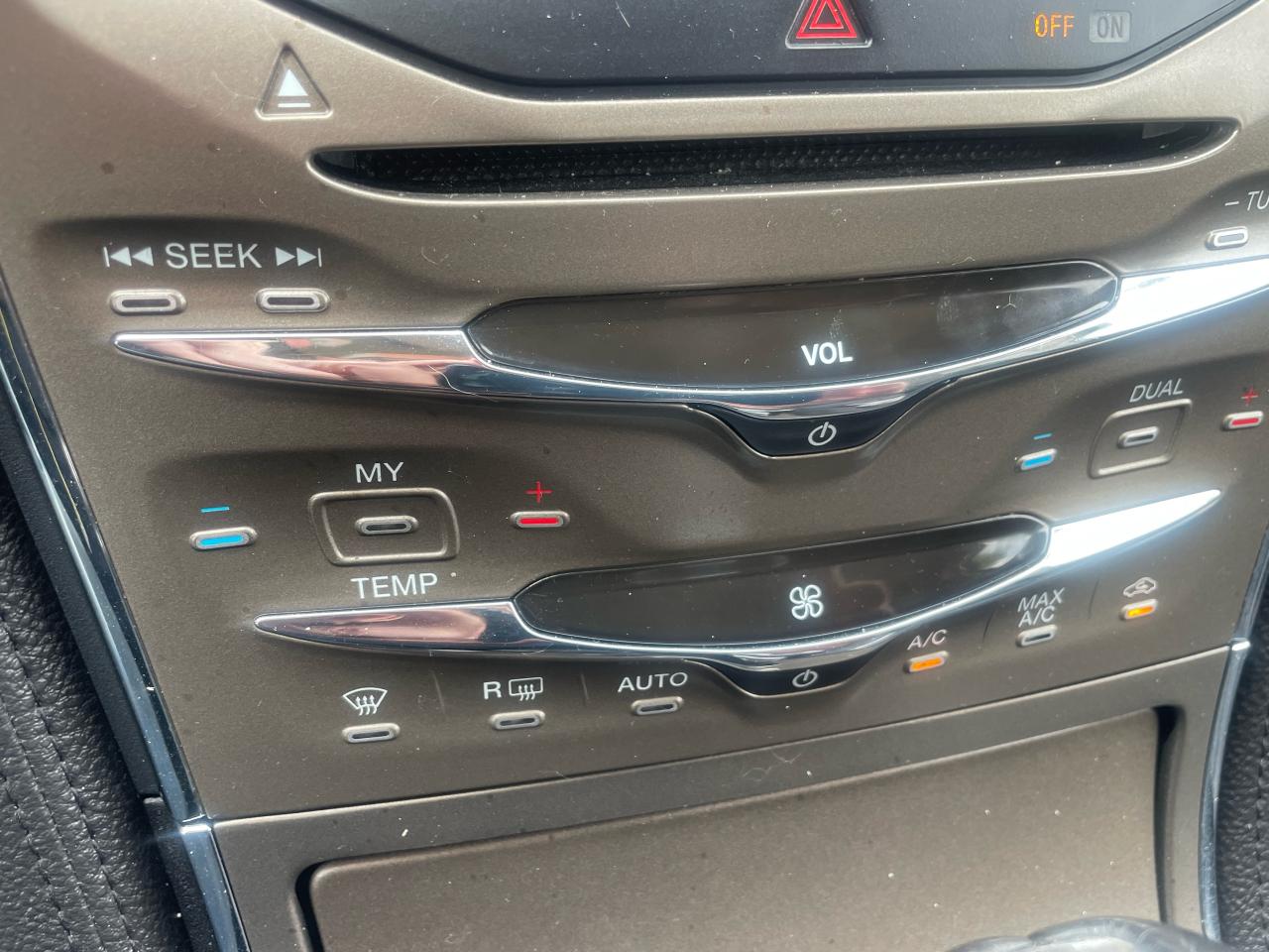 2012 Lincoln MKX  - Photo #15