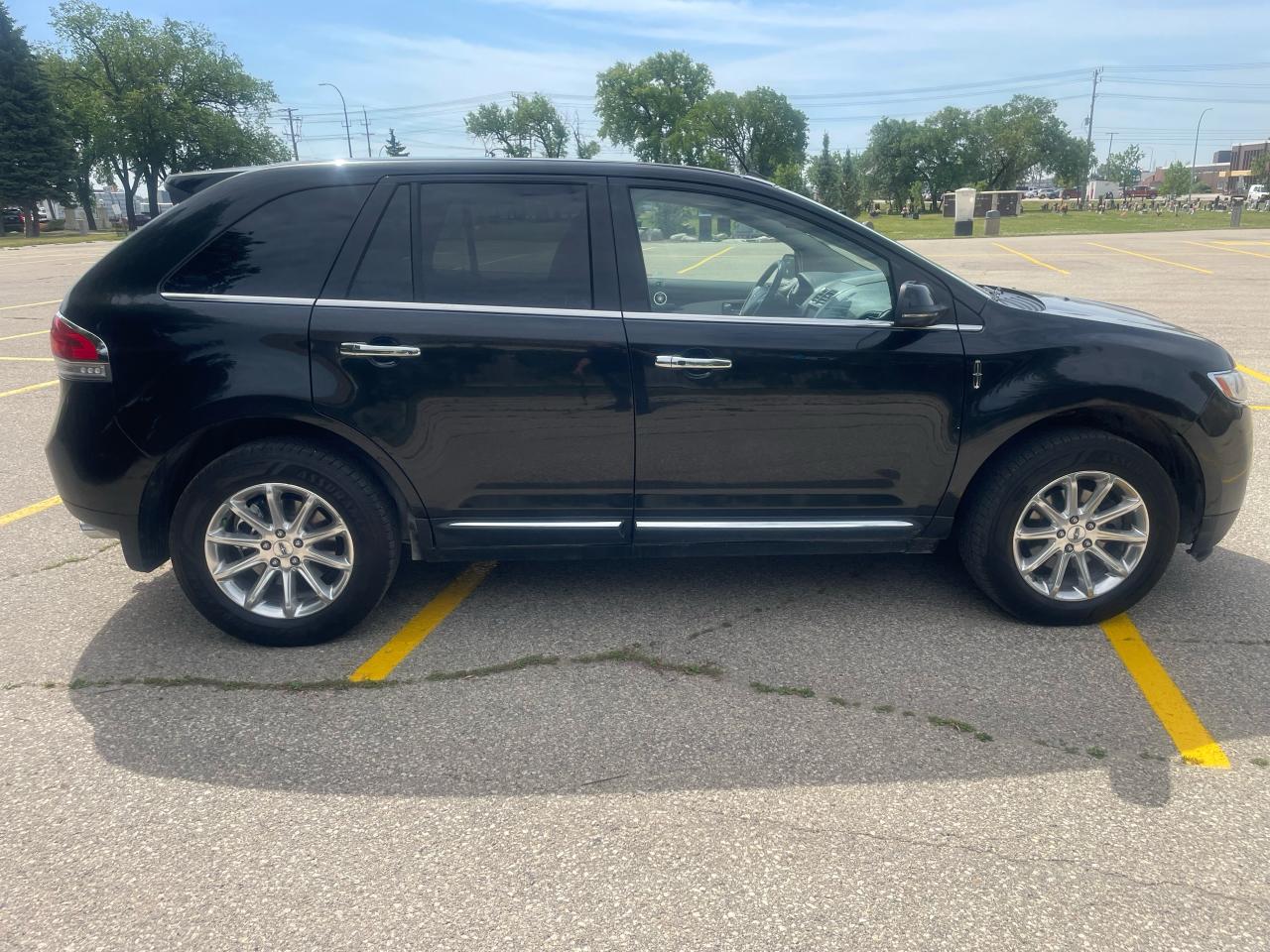 2012 Lincoln MKX  - Photo #4