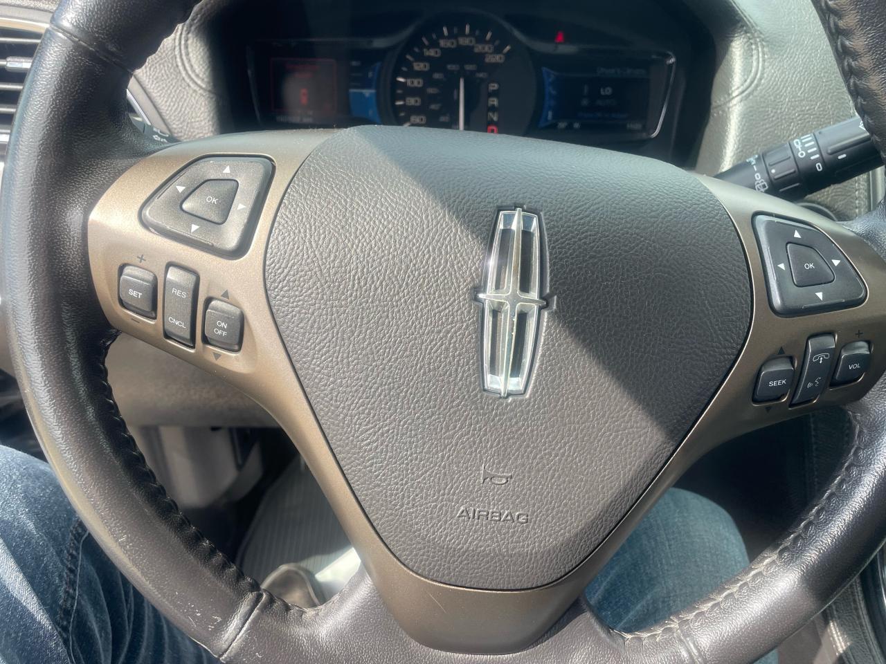 2012 Lincoln MKX  - Photo #13