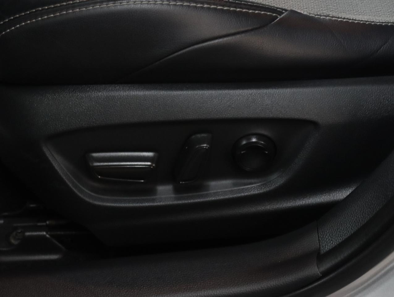 2019 Toyota Corolla HATCHBACK | XSE | Nav | Leather | BSM | CarPlay