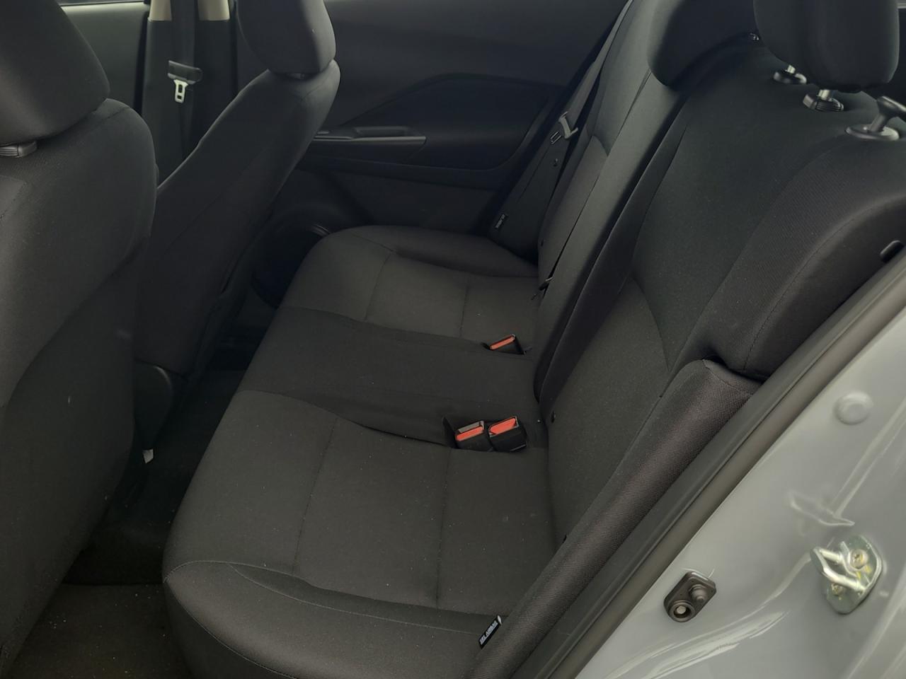 2024 Nissan Kicks SV Photo4