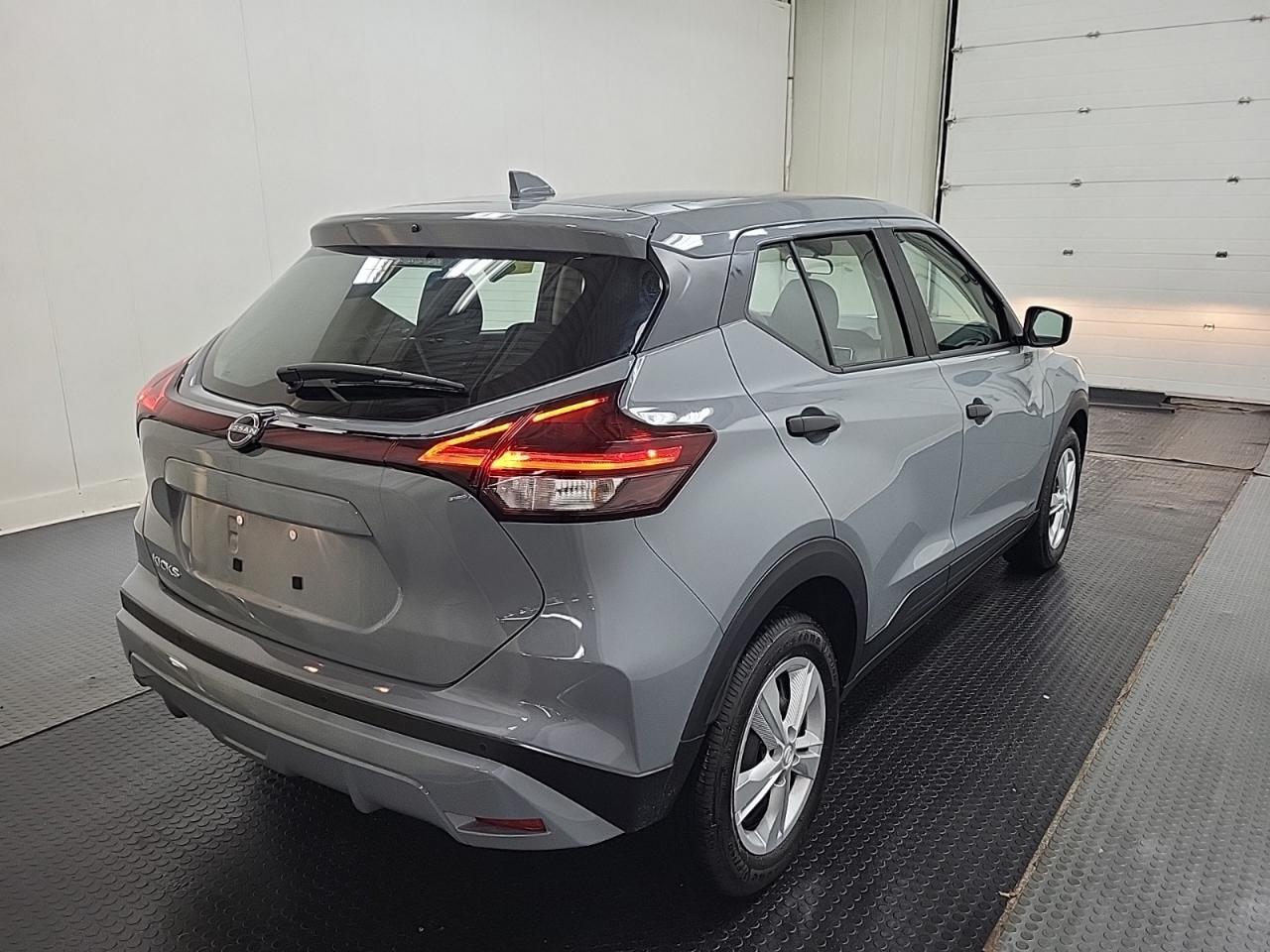 2024 Nissan Kicks SV - Photo #2