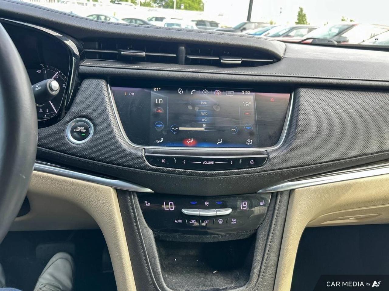 2018 Cadillac XT5 XTS / NO ACCIDENTS / LEATHER / HTD SEATS / AUTO - Photo #17