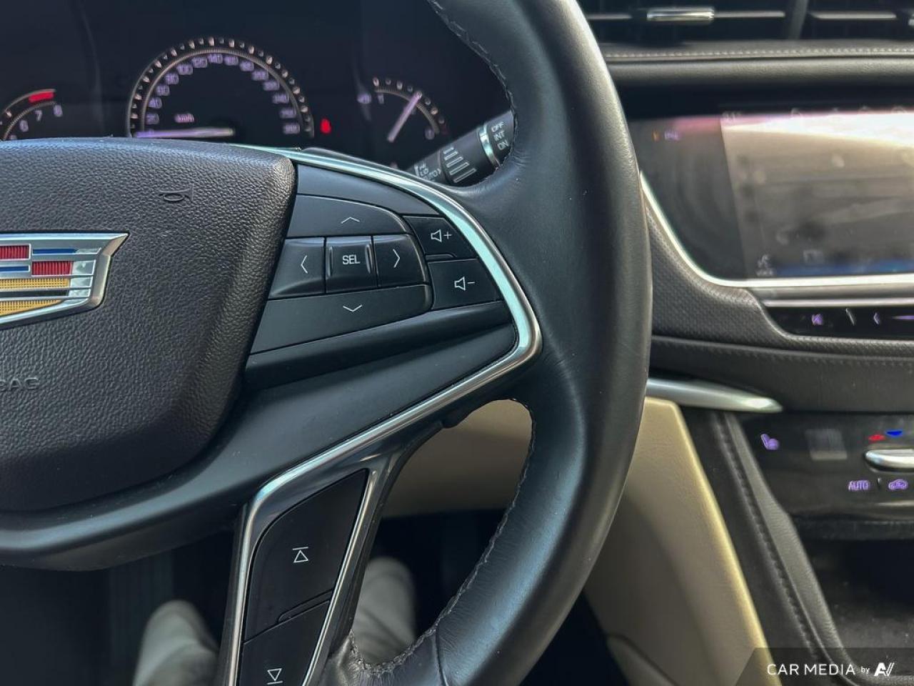 2018 Cadillac XT5 XTS / NO ACCIDENTS / LEATHER / HTD SEATS / AUTO - Photo #16