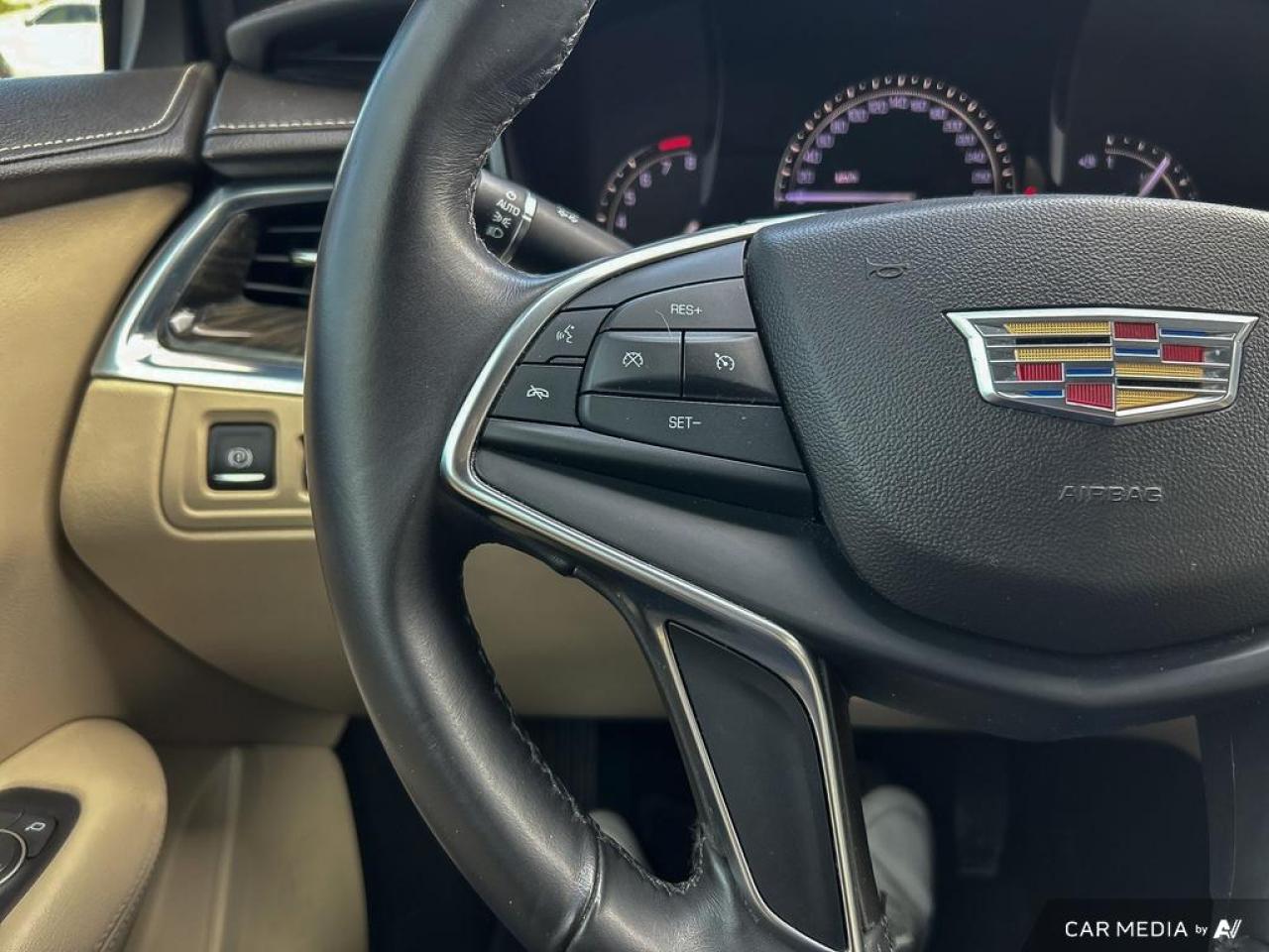 2018 Cadillac XT5 XTS / NO ACCIDENTS / LEATHER / HTD SEATS / AUTO - Photo #15