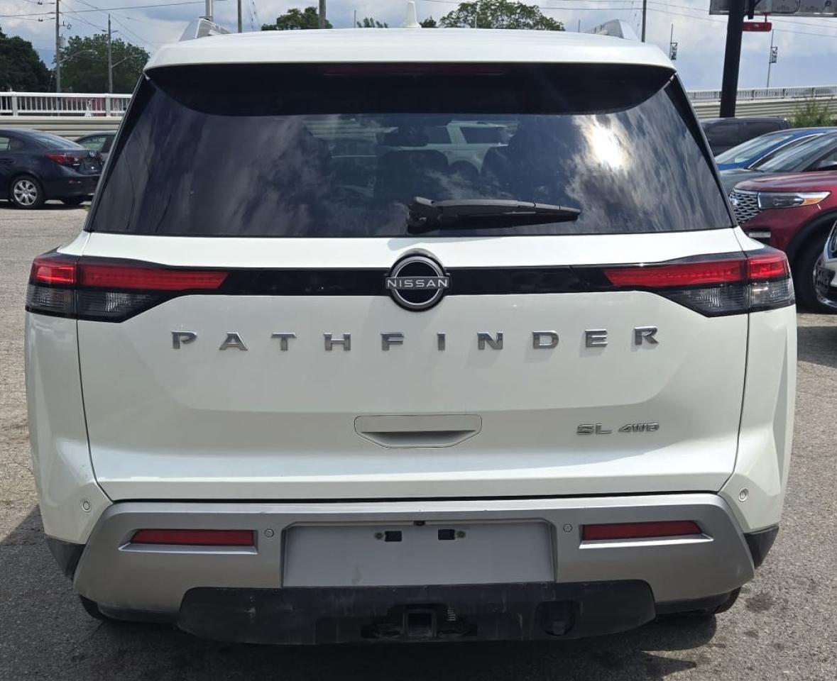 2023 Nissan Pathfinder SL / 4WD / PANO ROOF / LEATHER / NAV / 8 PASS - Photo #3
