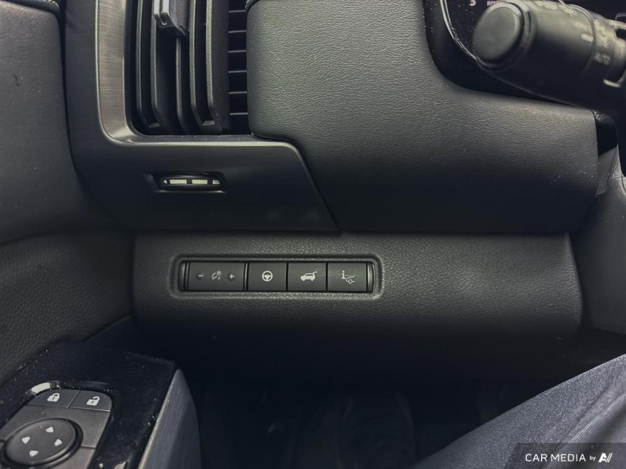 2023 Nissan Pathfinder SL / 4WD / PANO ROOF / LEATHER / NAV / 8 PASS - Photo #15