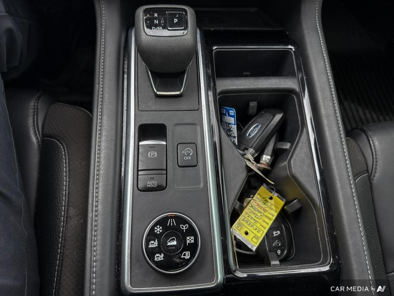 2023 Nissan Pathfinder SL / 4WD / PANO ROOF / LEATHER / NAV / 8 PASS - Photo #19