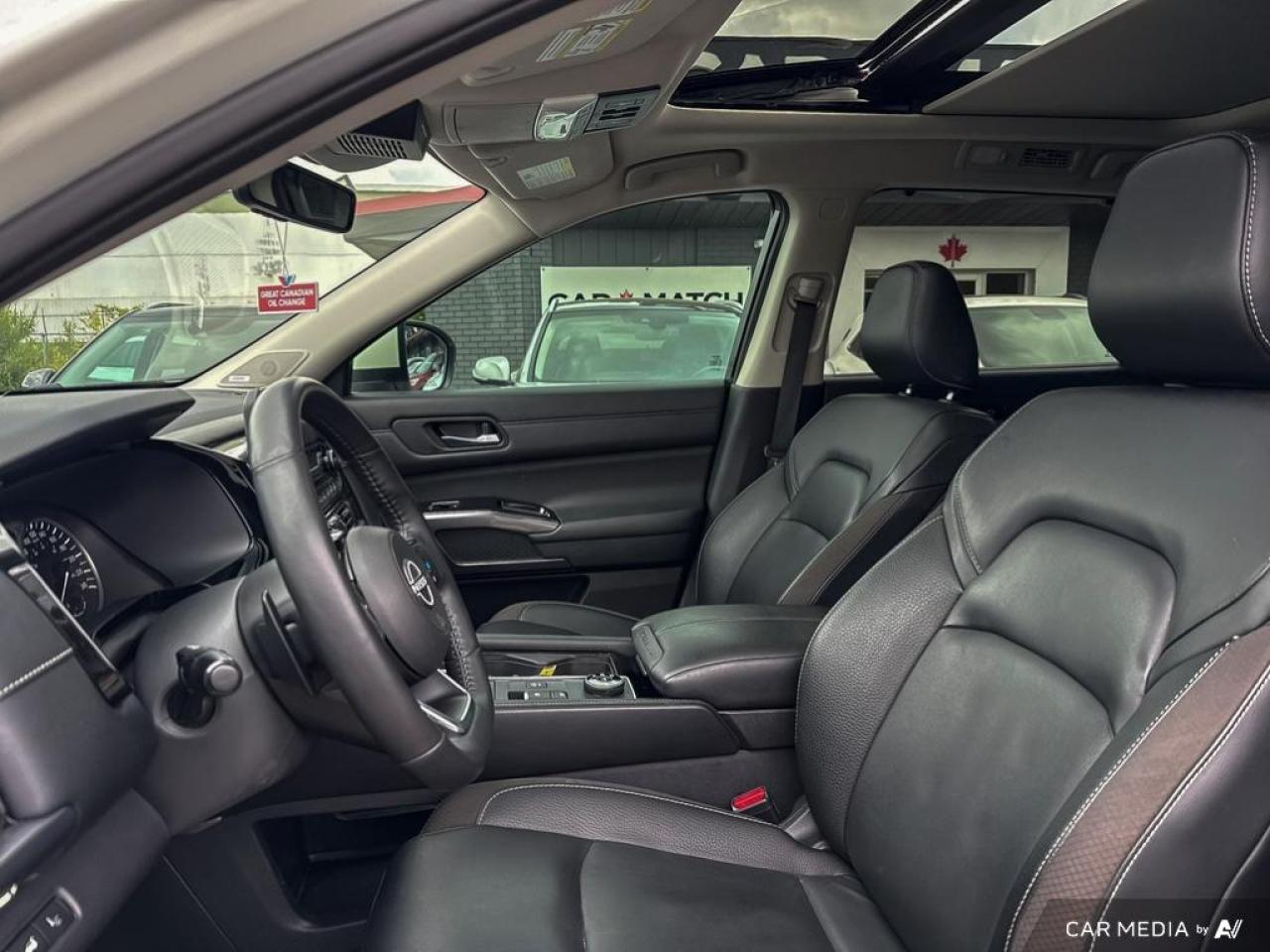 2023 Nissan Pathfinder SL / 4WD / PANO ROOF / LEATHER / NAV / 8 PASS - Photo #9